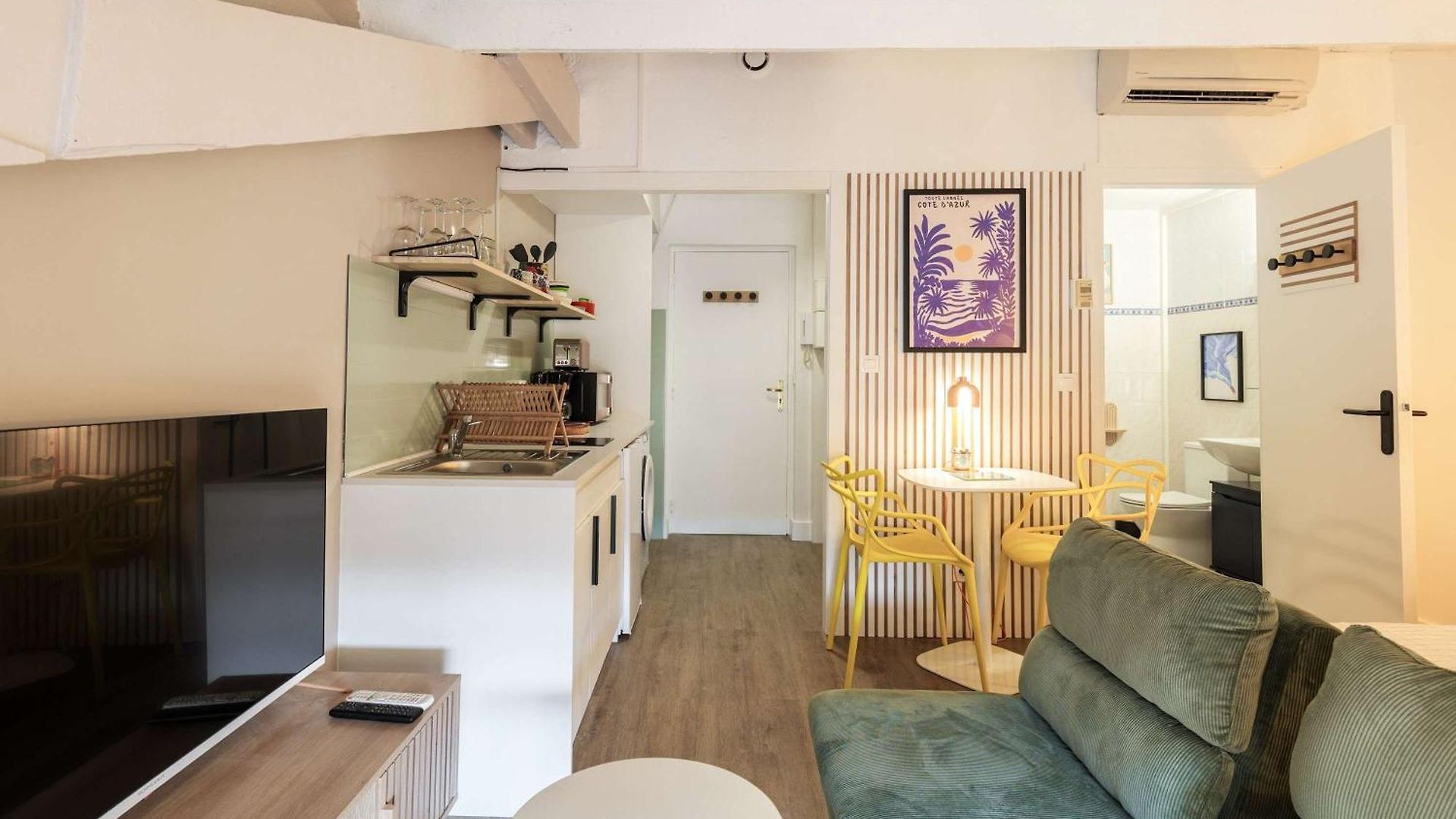Proche De La Gare Apartment