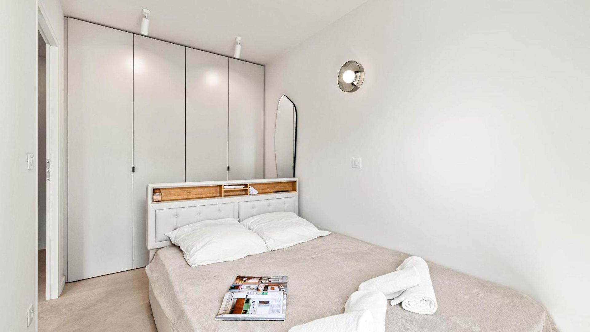 Carabacel - One Ac And Balcony Nice