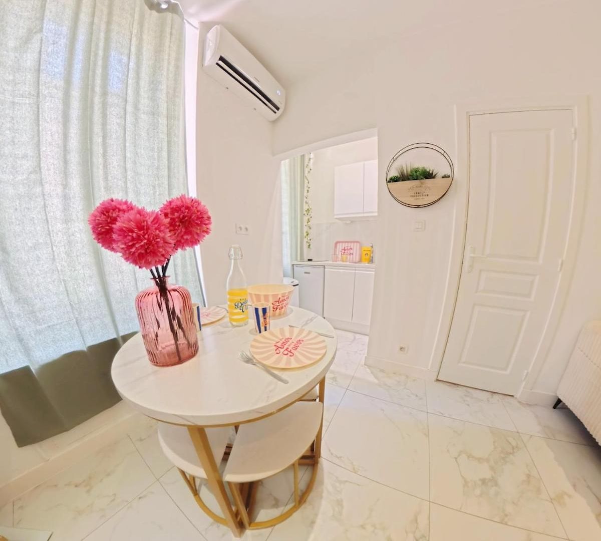 Beautiful Refurbished Air Conditioned Heart Of *