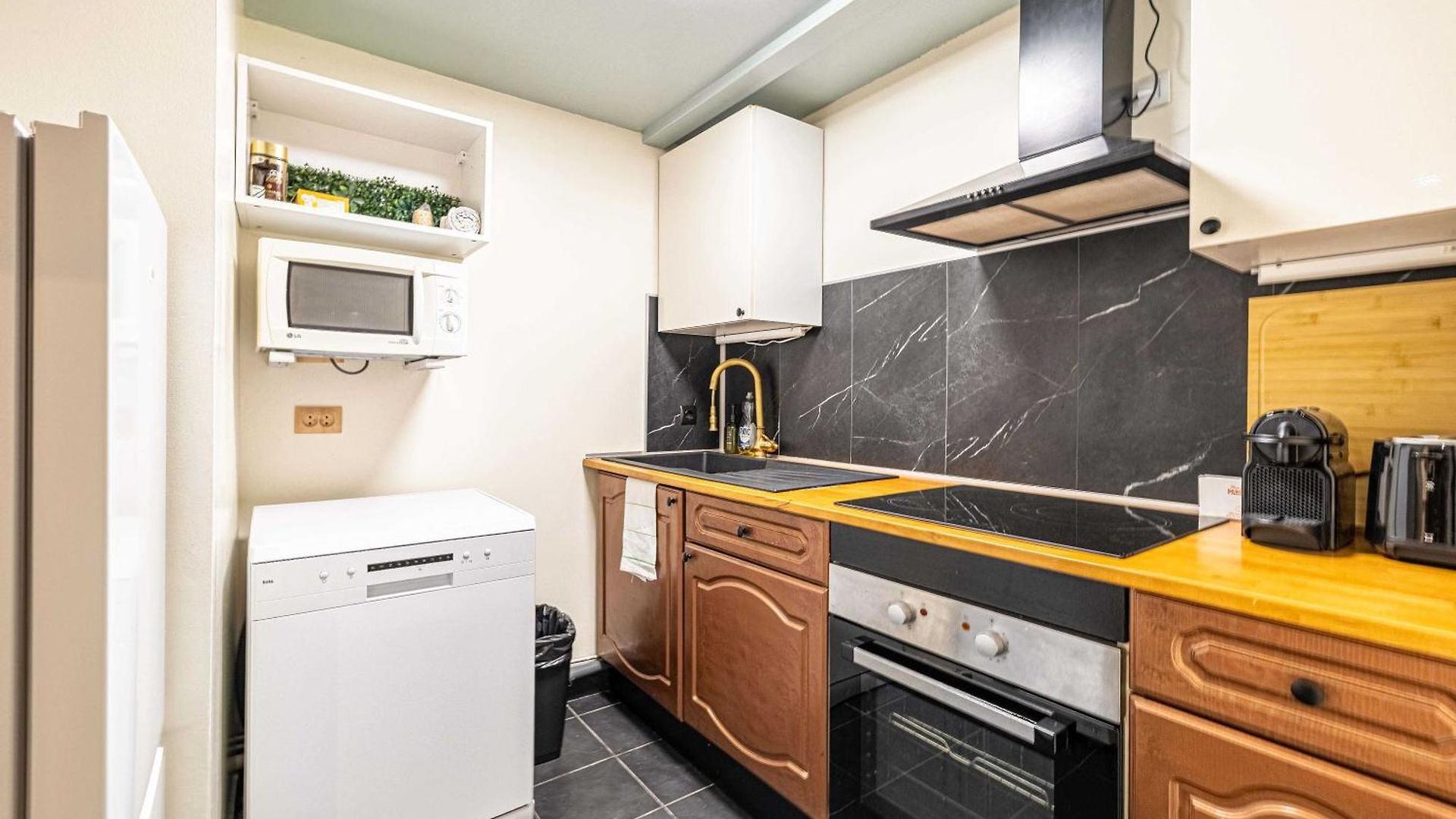 Warm Close To Promenade Des Apartment