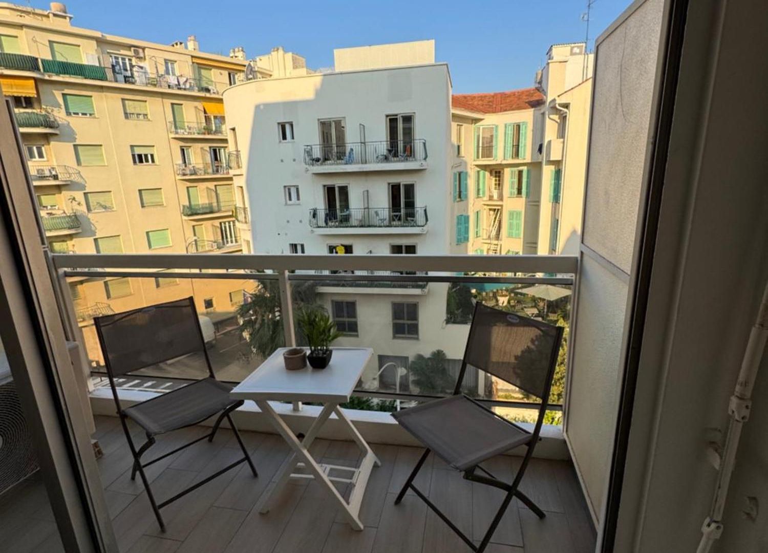 Apartment De La