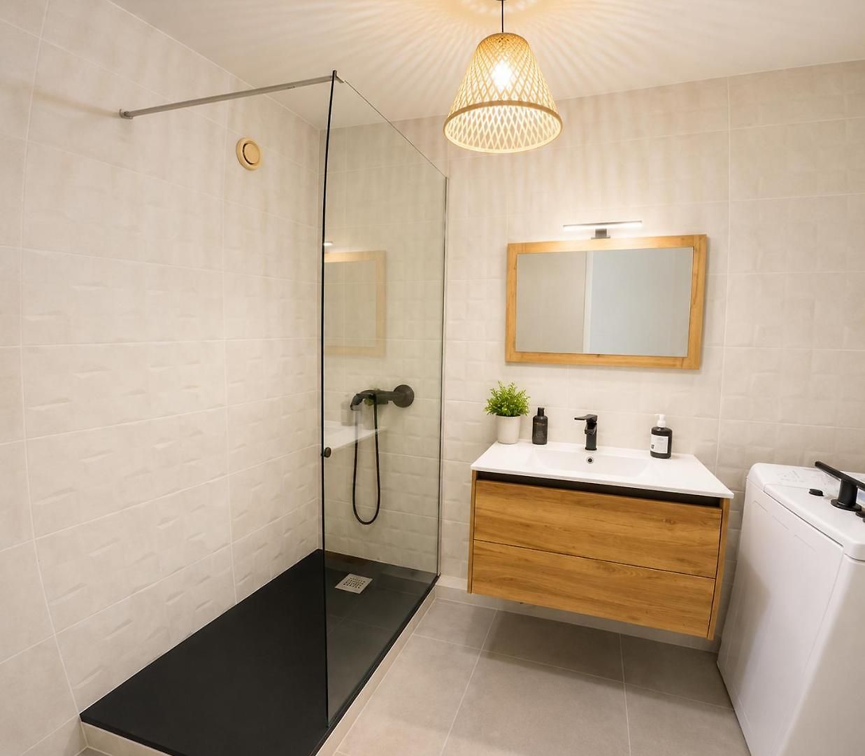 Apartment Spacieux A 2 Pas De La A *