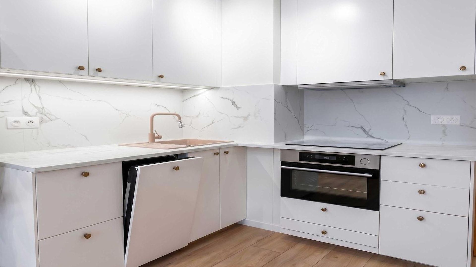 Cozy Modern - 3 Min Walk To Apartment