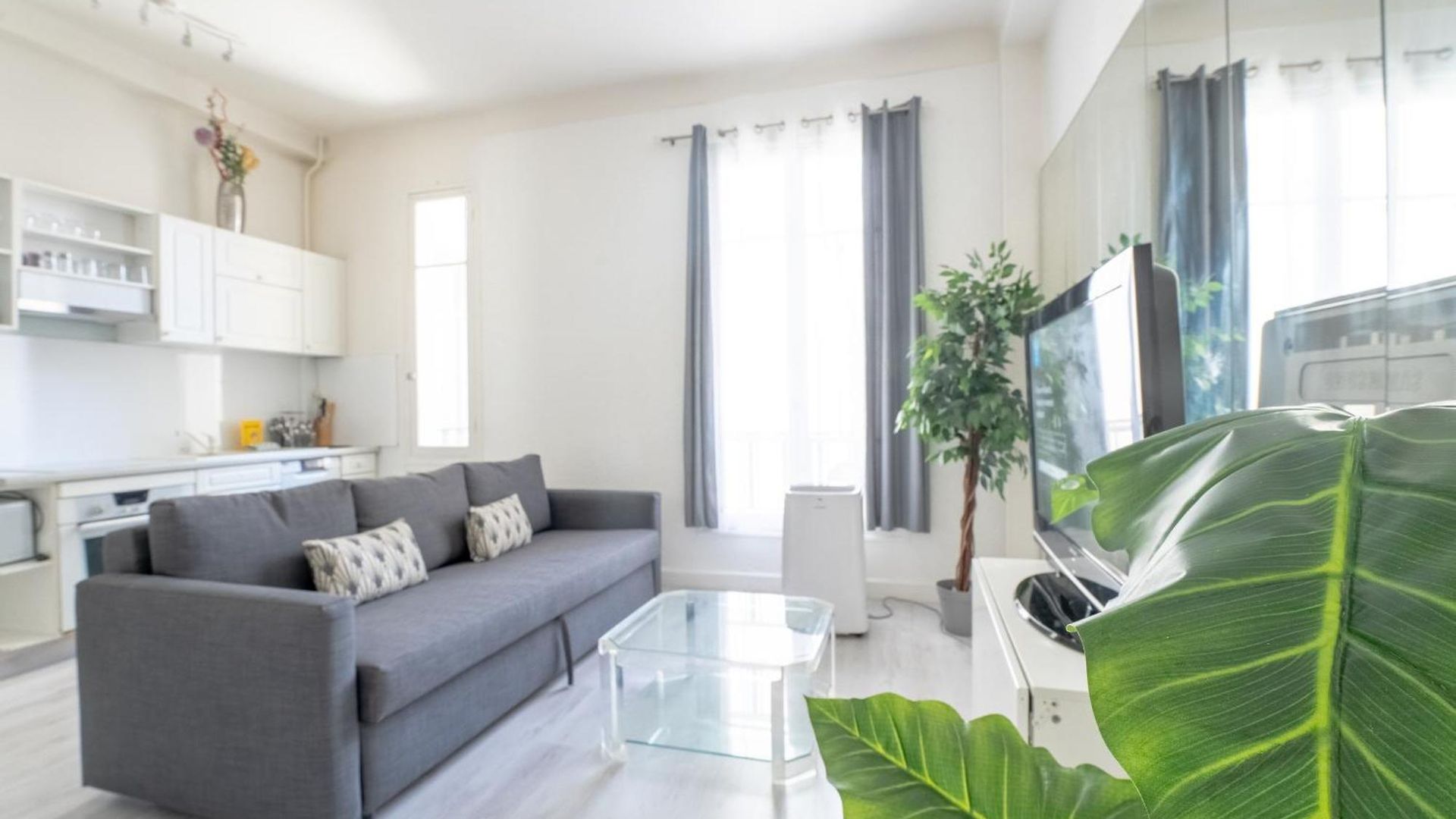 Auber Apartment *