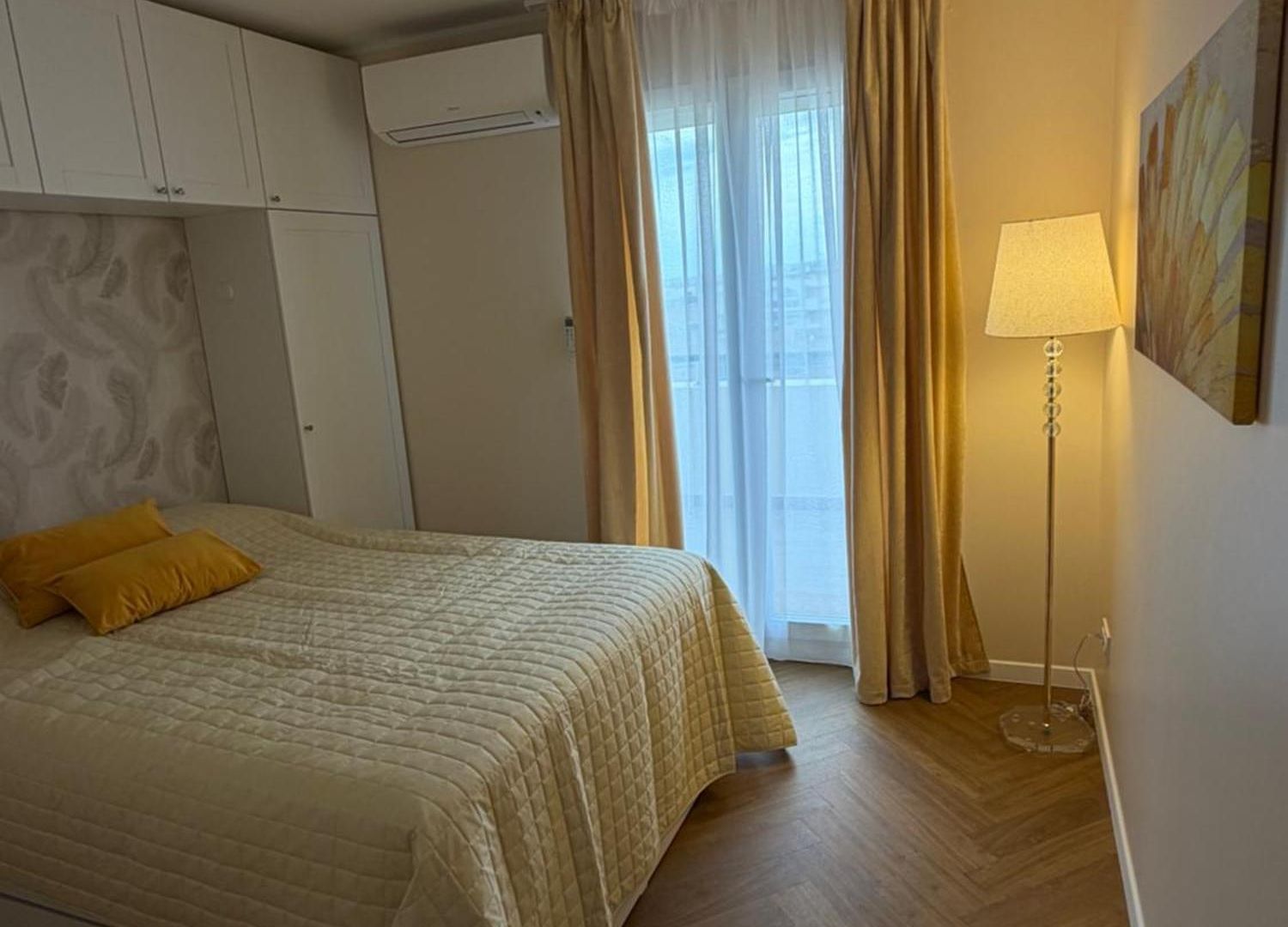 Apartment Bright 1br Floor