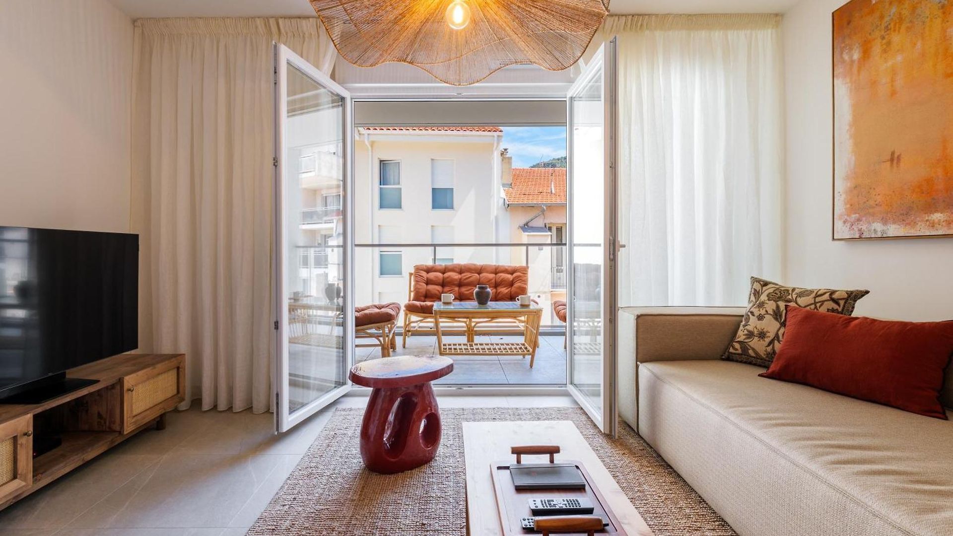 Spacious With Terrace And Parking Nice