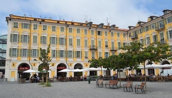 Garibaldi Near Port And Place Du Pin Apartment