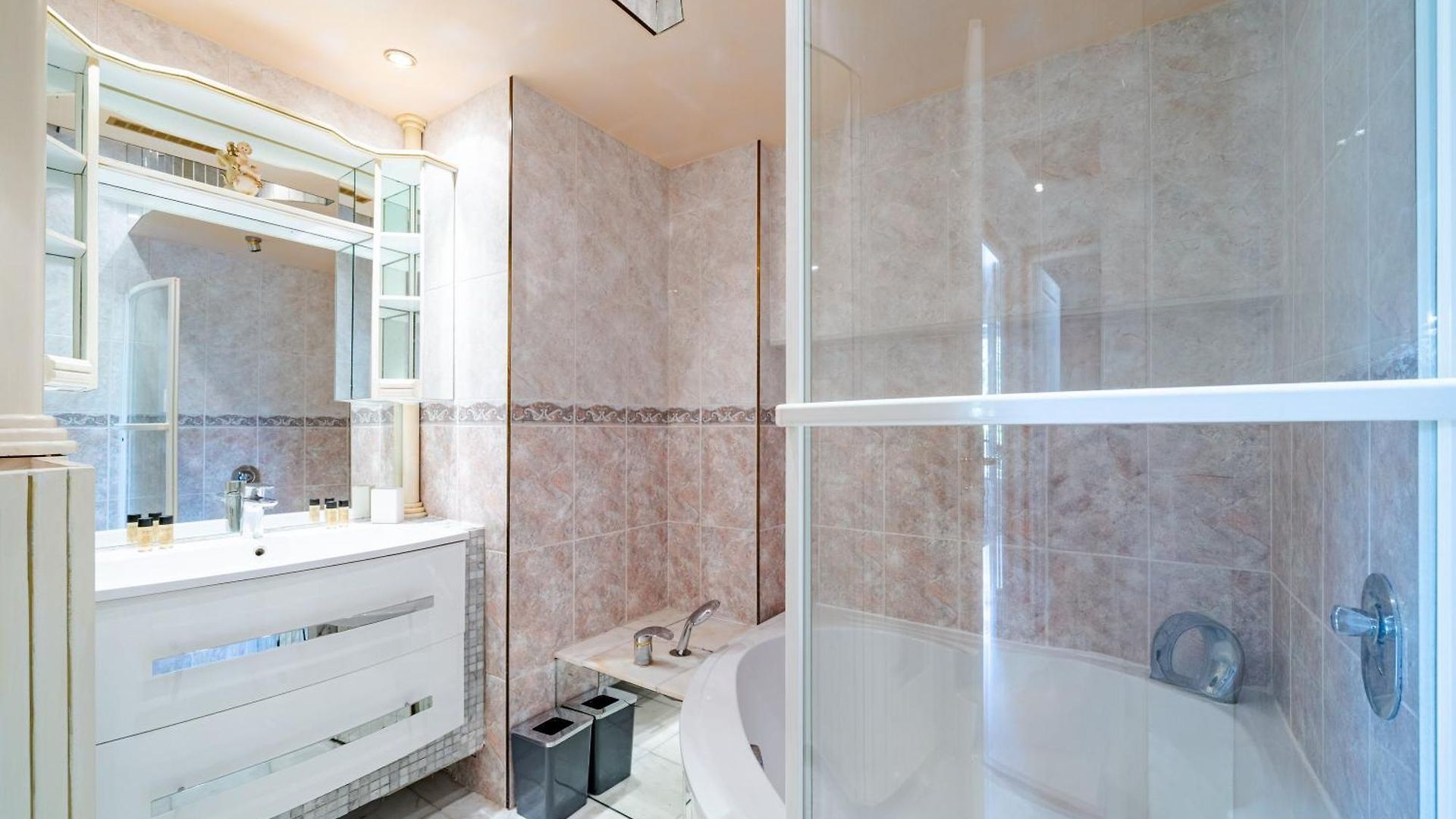 Apartment Spacious Flat - Calm & Ac *