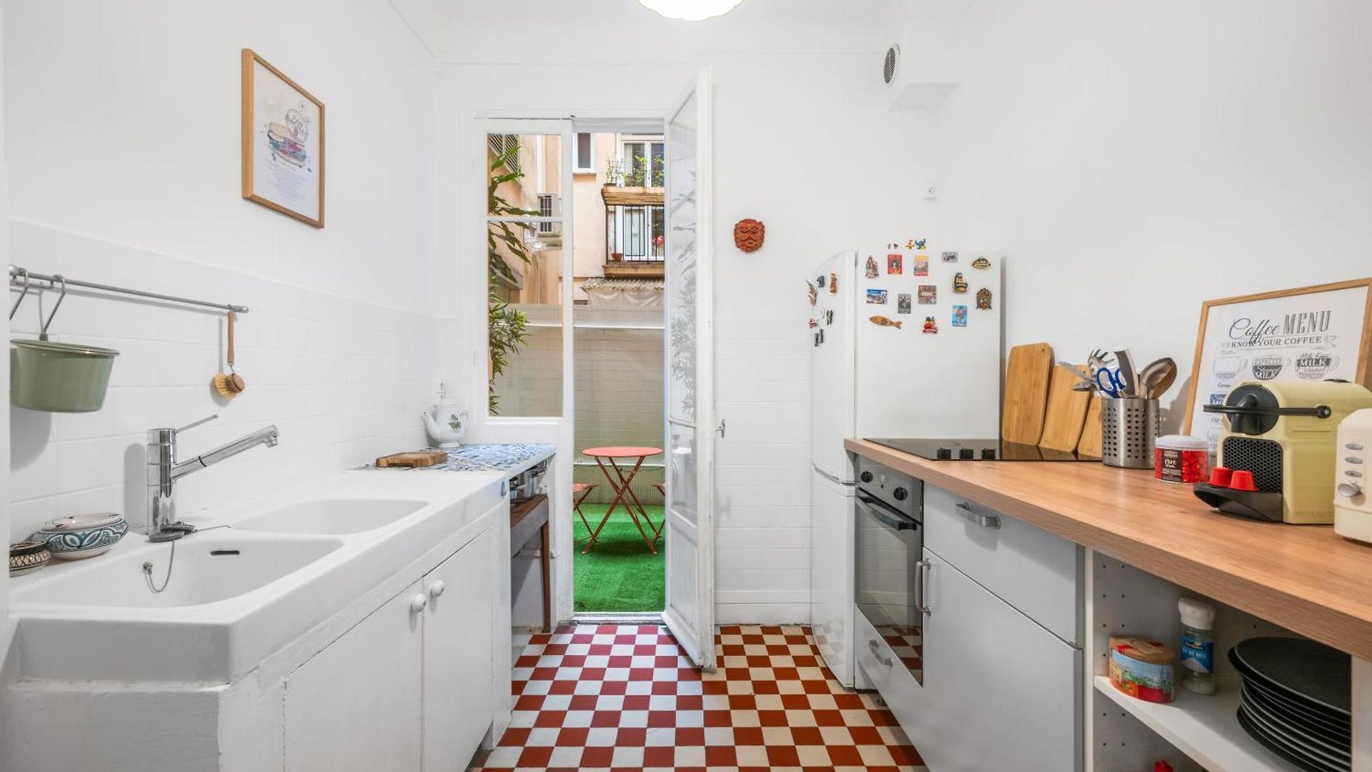 Charming & Comfortable - Near The Port / Parking * Nice