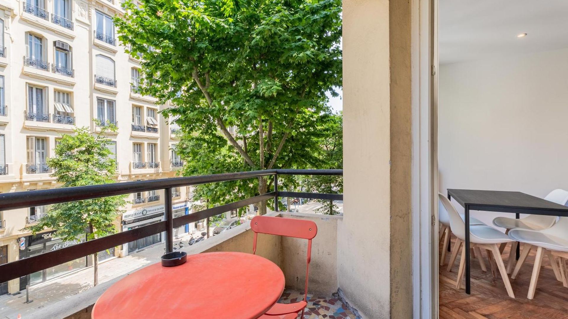 Hyper Center Fully Renovated Air Conditioning Apartment Nice