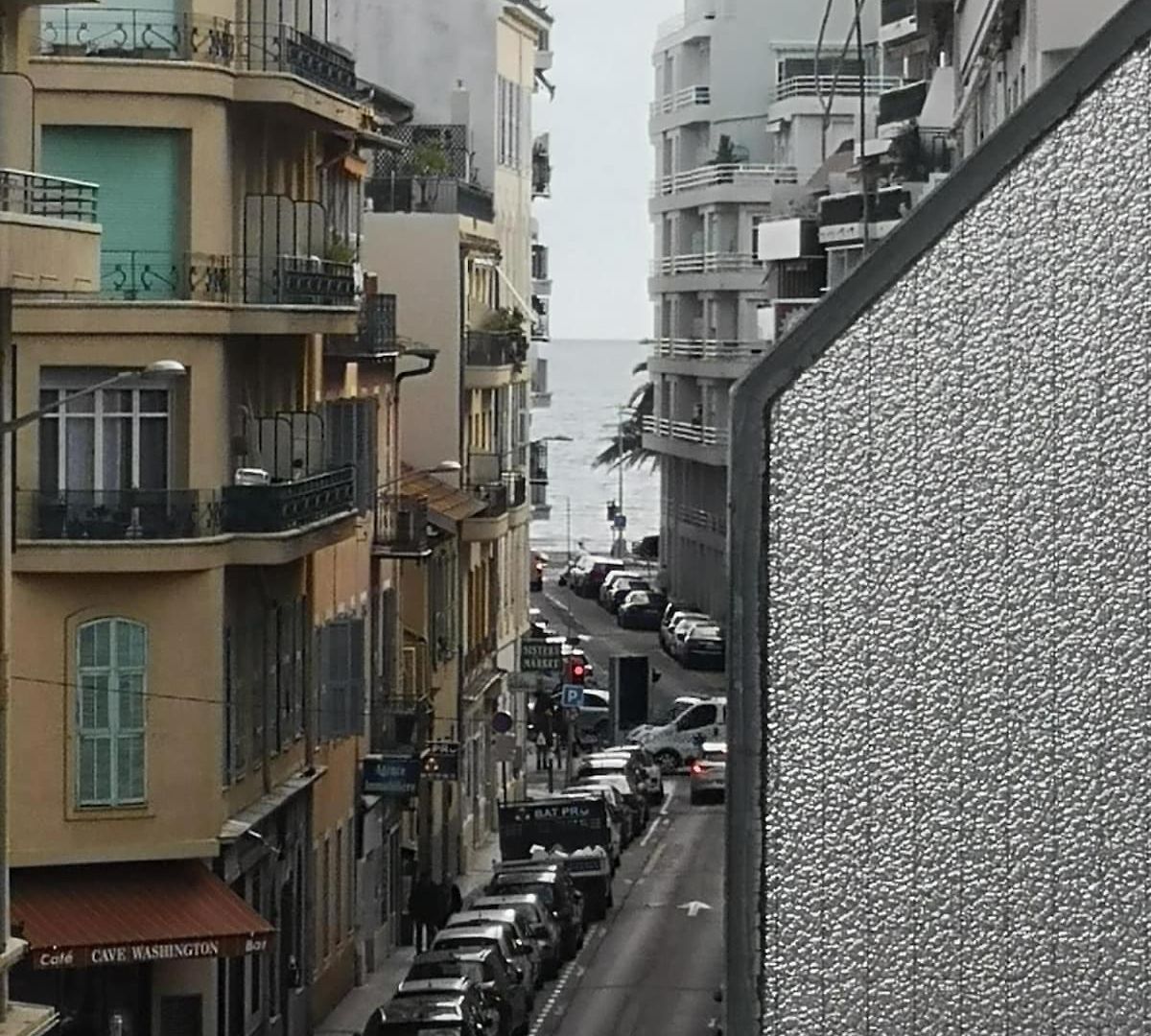 3 With Balcony And Parking 3 Min From The Sea Apartment