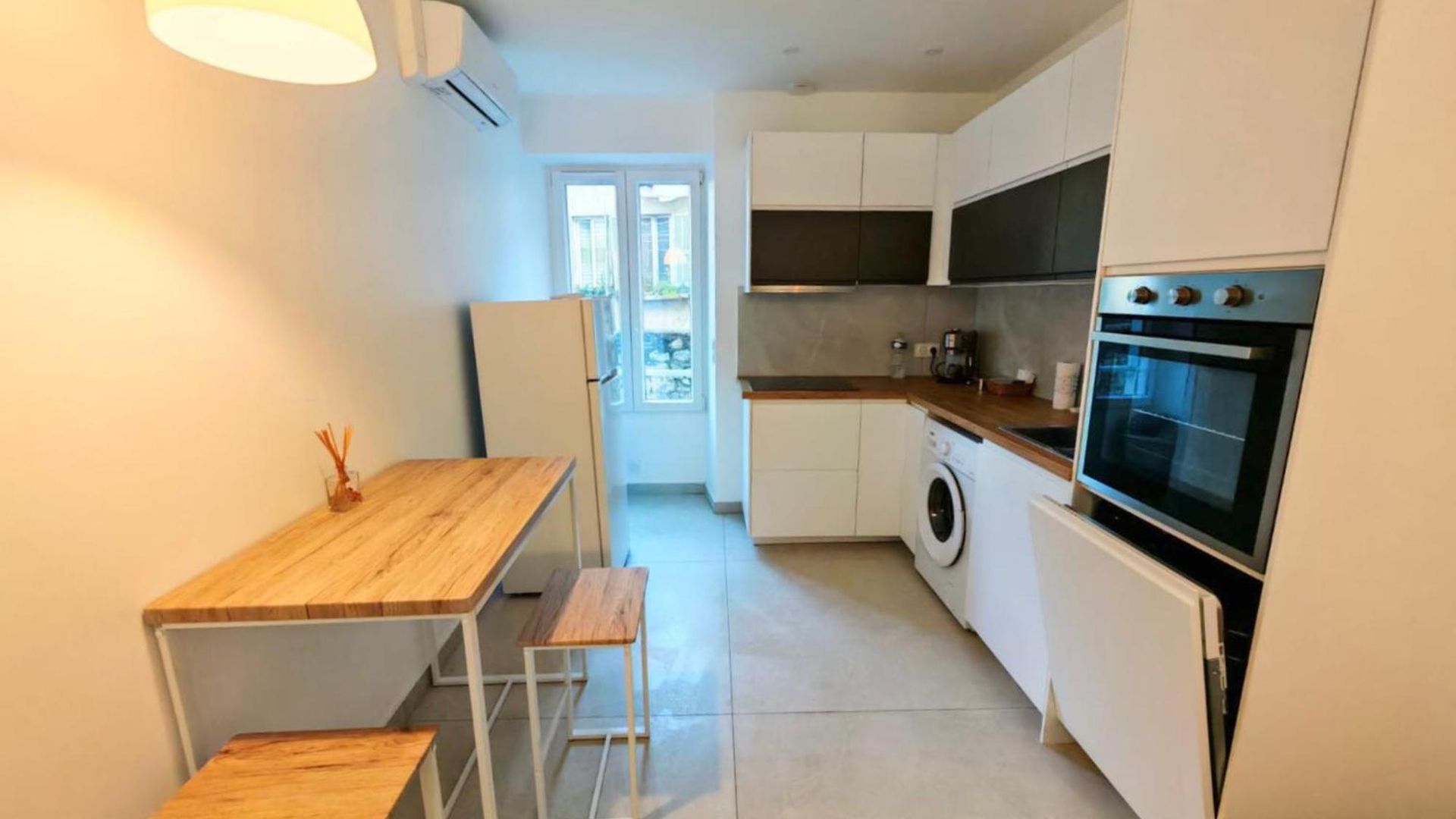 2-bedroom In Sleeps 4 *