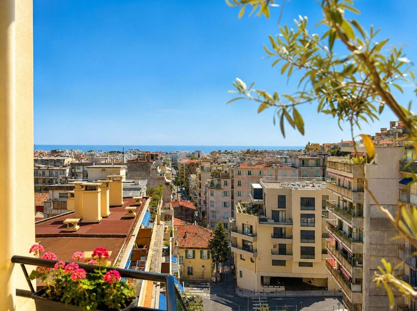 Prime View - Hypercenter - Spacious & Modern * Nice