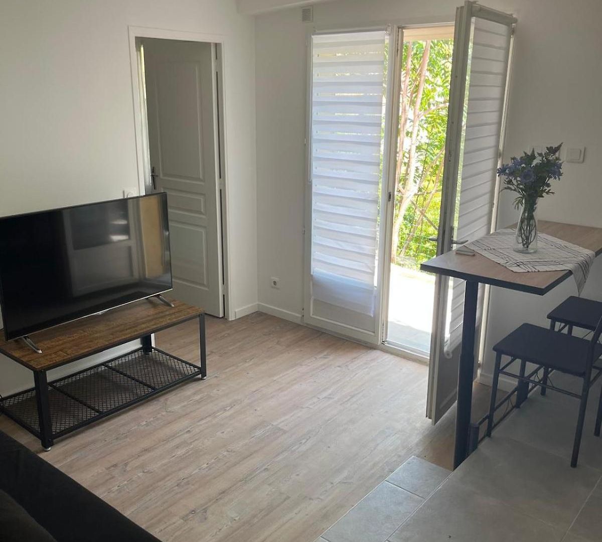 Renovated In Nice! 5-minute Walk From The Sea!