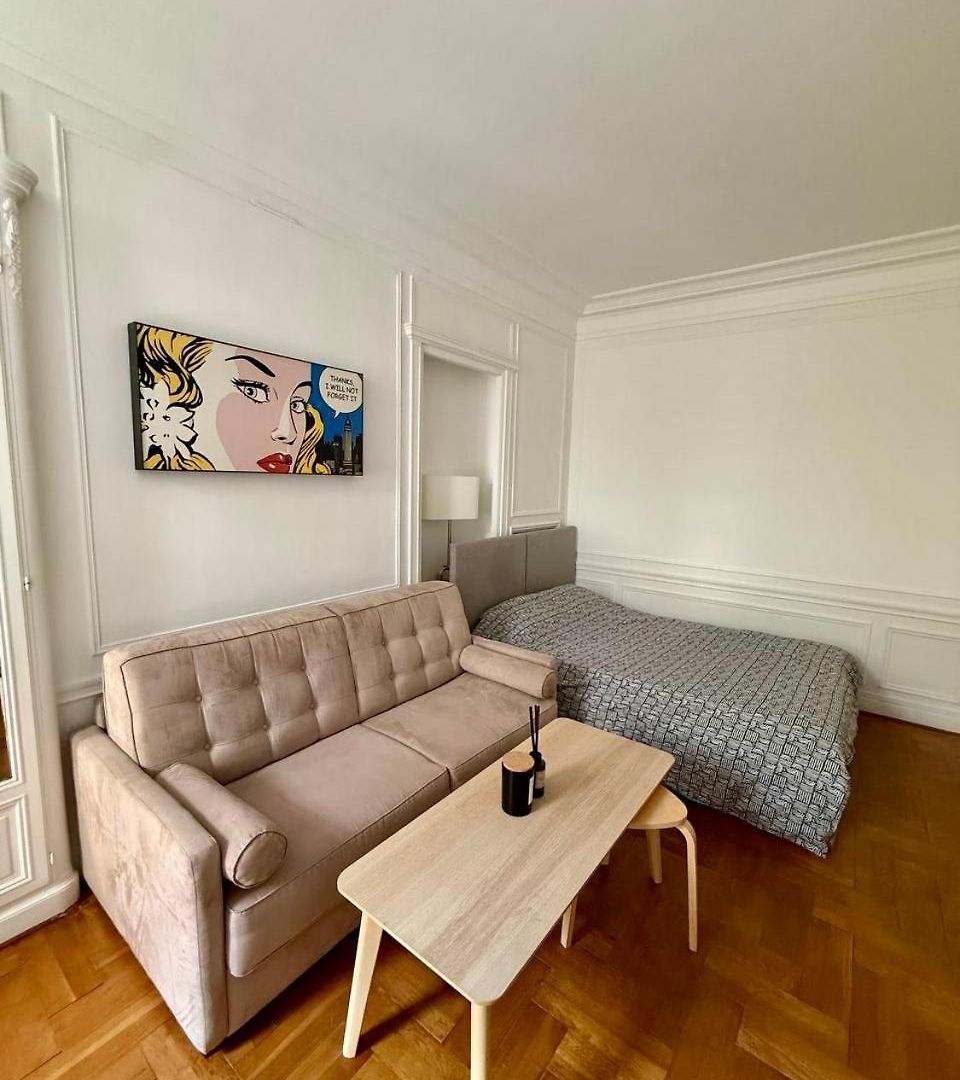 Apartment A Luxurious Red With Ac On Promenade Des *