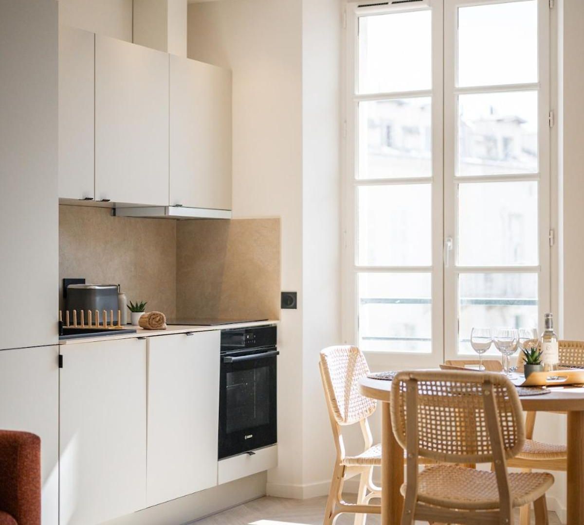 2-bedroom - Sleeps 4 - Place Massena