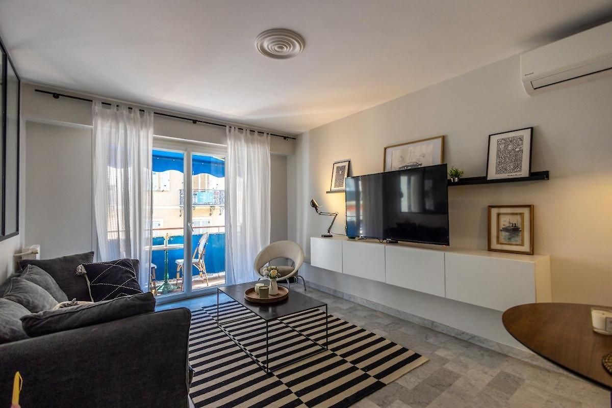 Stylish 2br With Garage And Ac Port Of * Nice