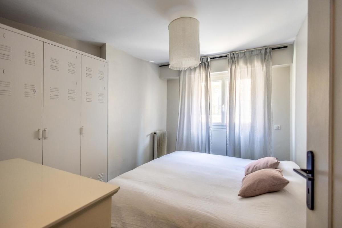 Stylish 2br With Garage And Ac Port Of