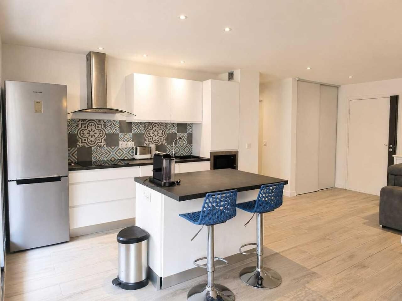 Charming With Terrace & Secure Parking Apartment Nice