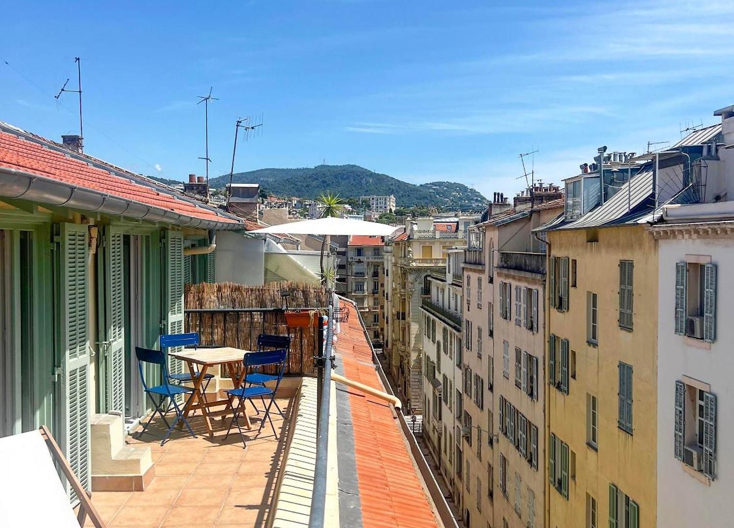Bright Floor 2br With Large Terrace In Centre Nice