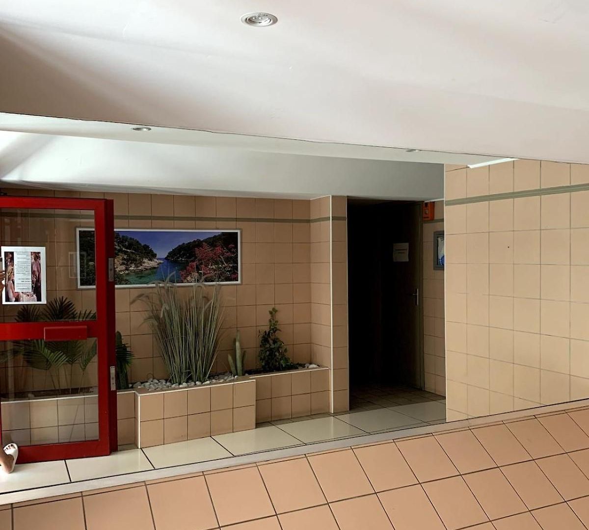 Apartment Beautiful Bright 2-bedroom 1 Minute From The