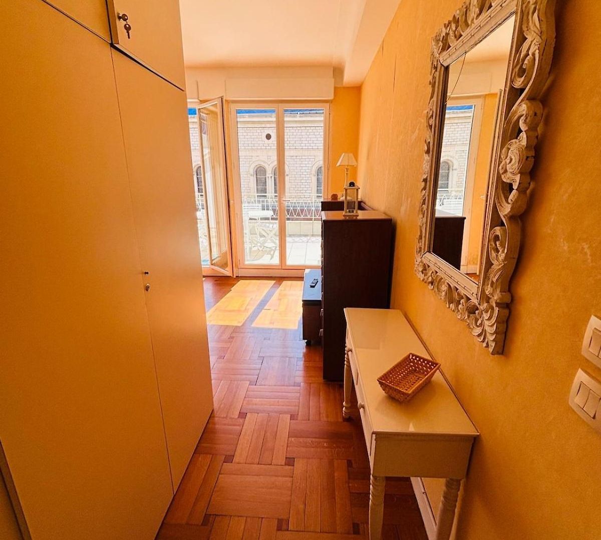 Terrace 1 Bedroom - Negresco Apartment
