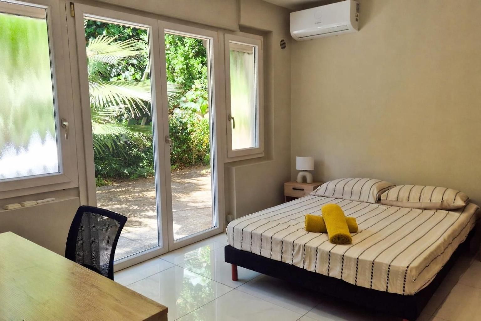 T4 Moderne Climatise - Parking Prive- Terrasse - - *