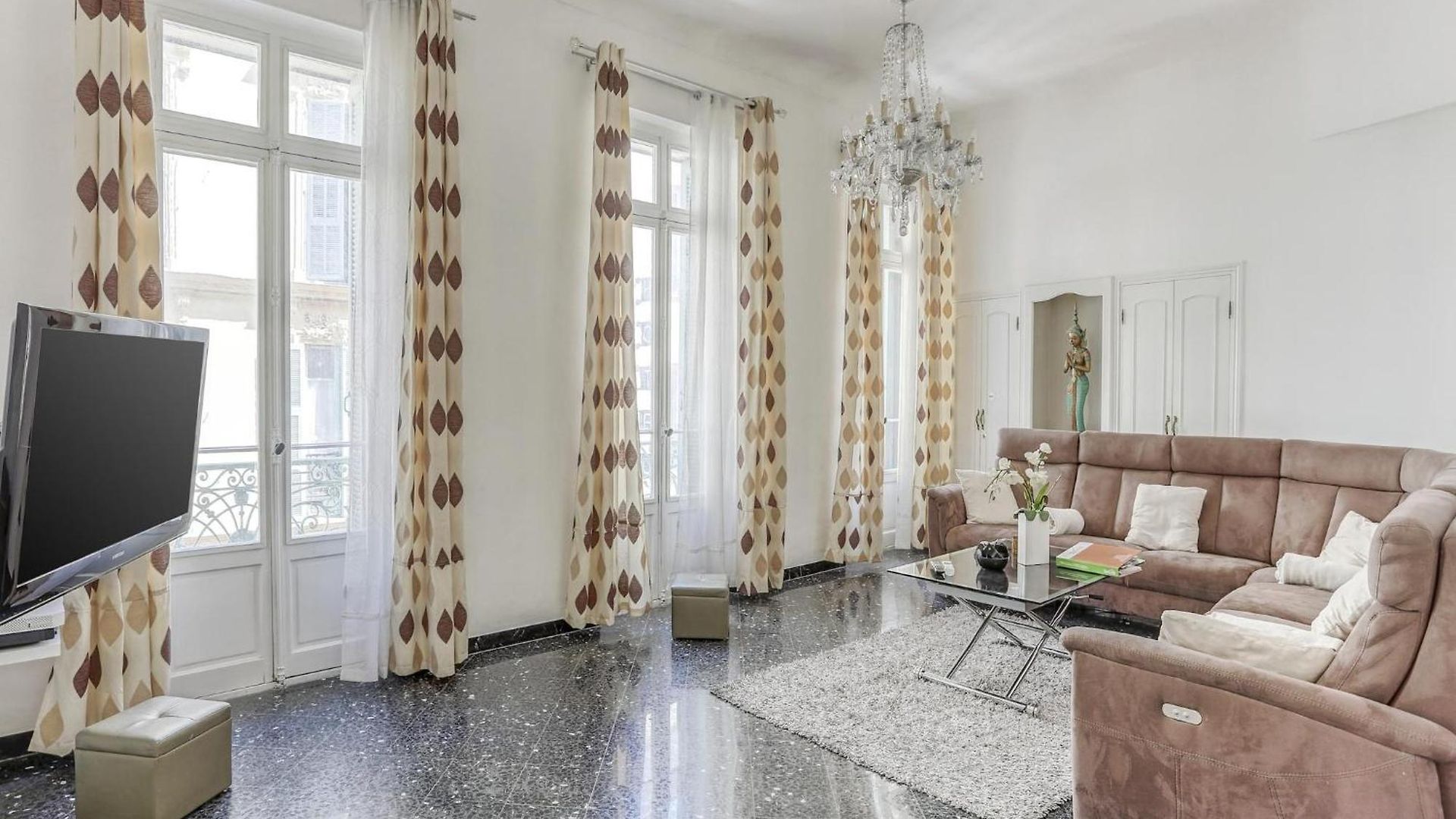 Apartment In Near Beaches *