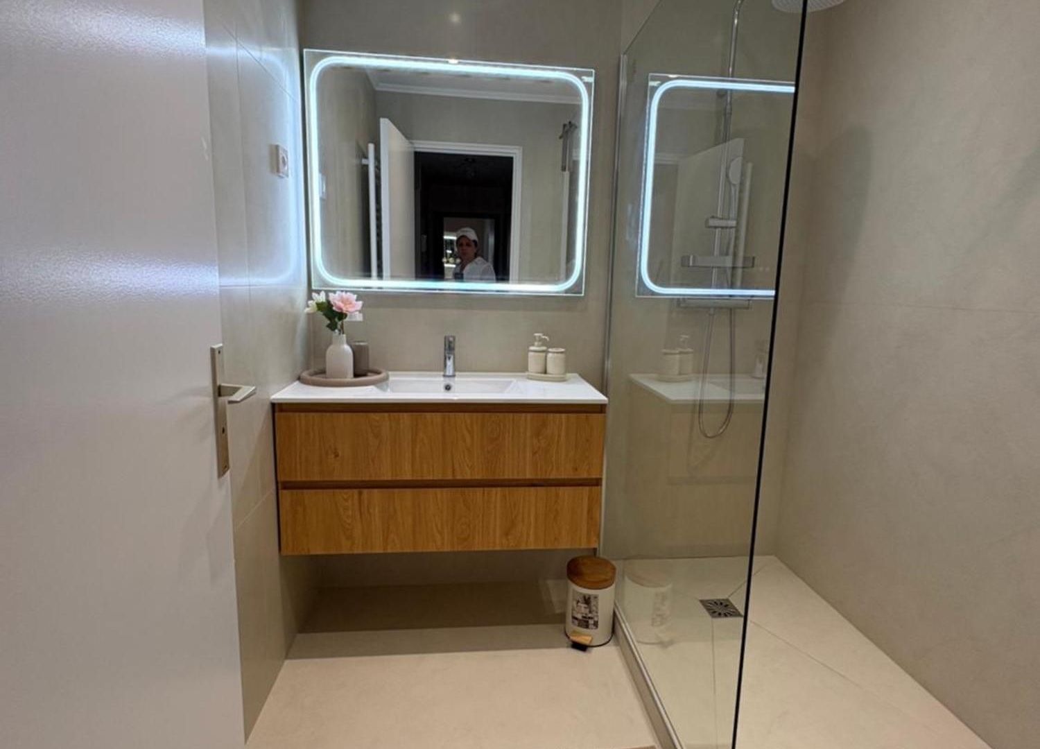Tres Joli Apparemment A 50 Metres De La Apartment Nice