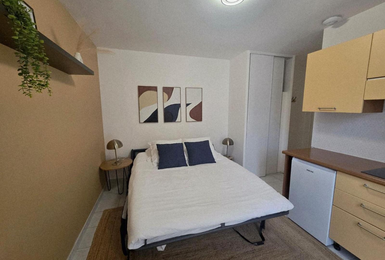 Valery Promenade Apartment