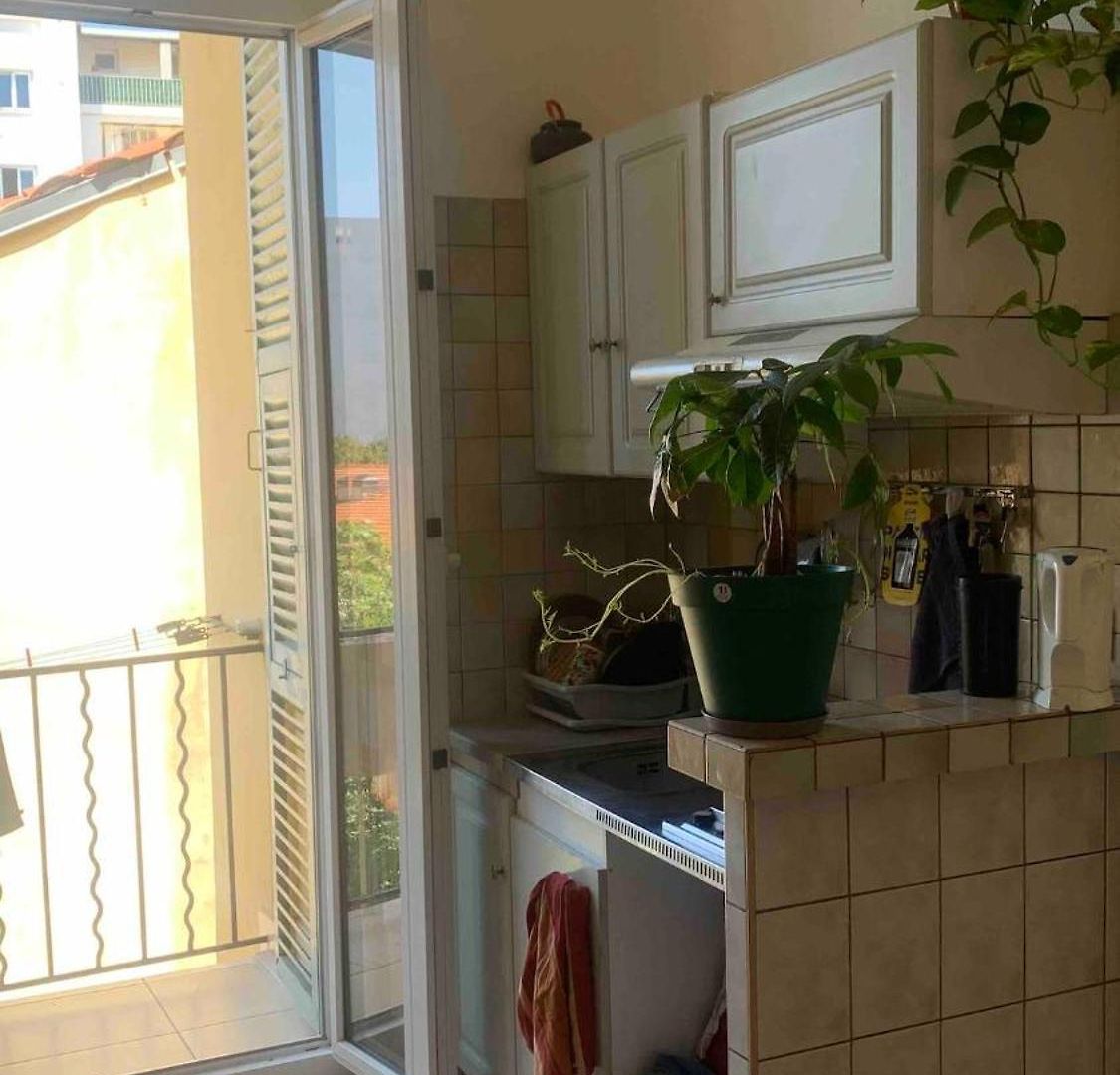 Heart Of - Balcony - Sea