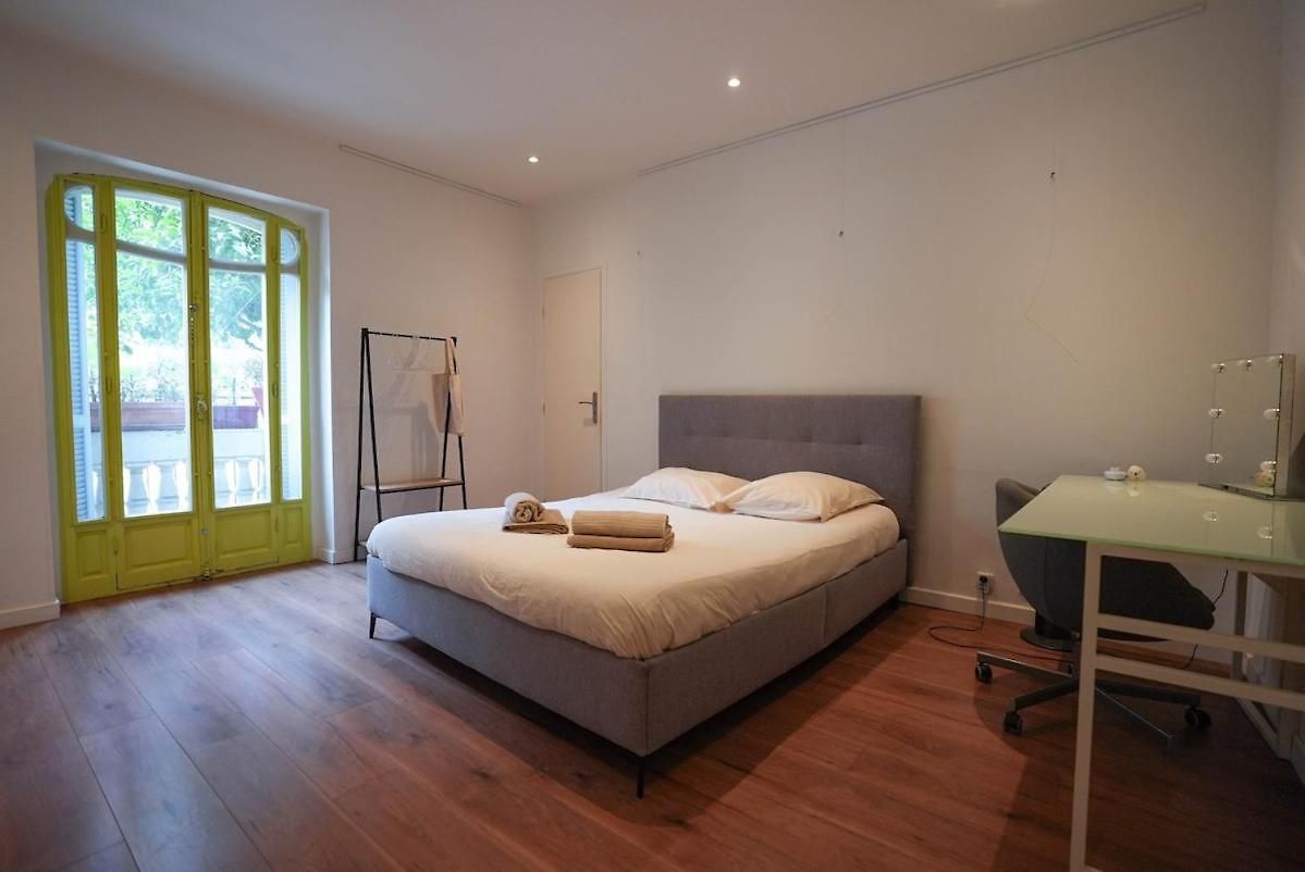 Superb 3 Bedroom - Center