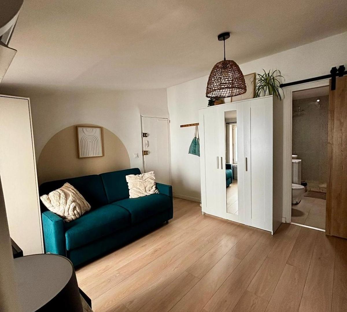Apartment - Beautiful 5 Min From La Promenade Des - *