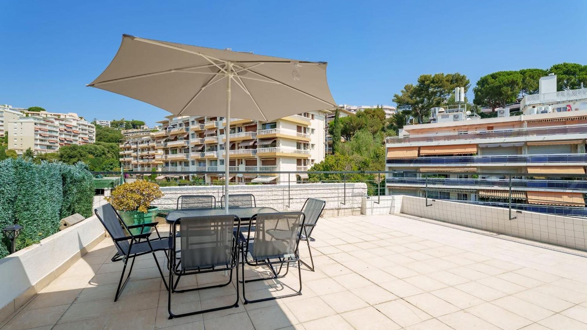 Lanterne Vue Azur - Welkeys * Nice