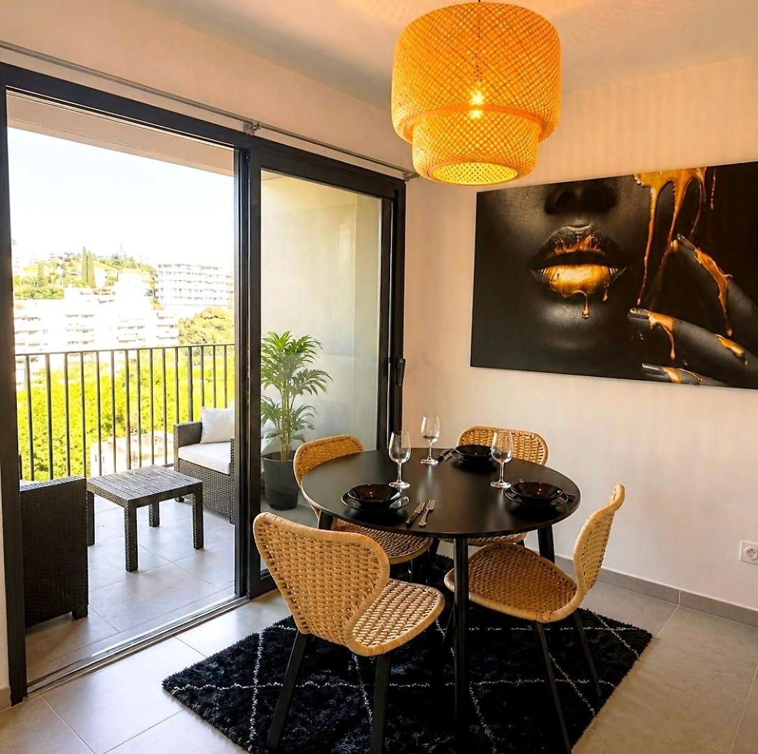 Luxury Modern Flat & Panoramic View & Wifi Apartment