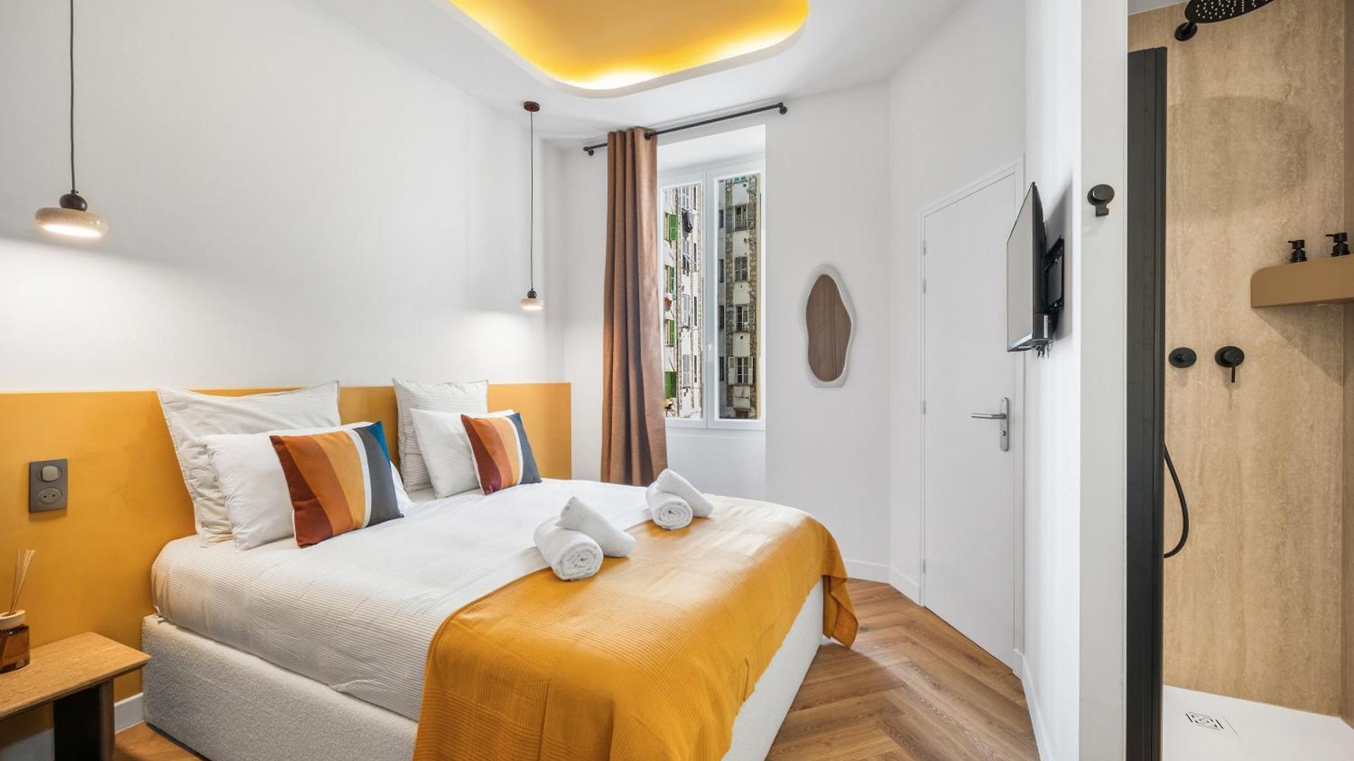 Apartment Luxueux, Equipe En Plein Coeur De Ac-parking - 4 *