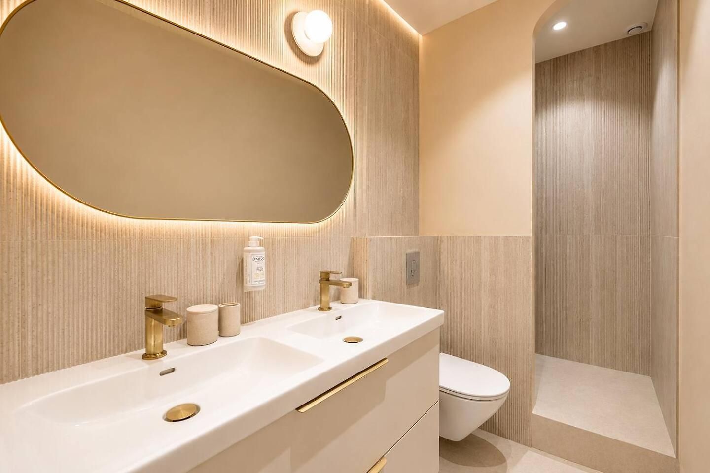 Old - Luxury New 5br - Sleeps 12 - Ac Apartment Nice