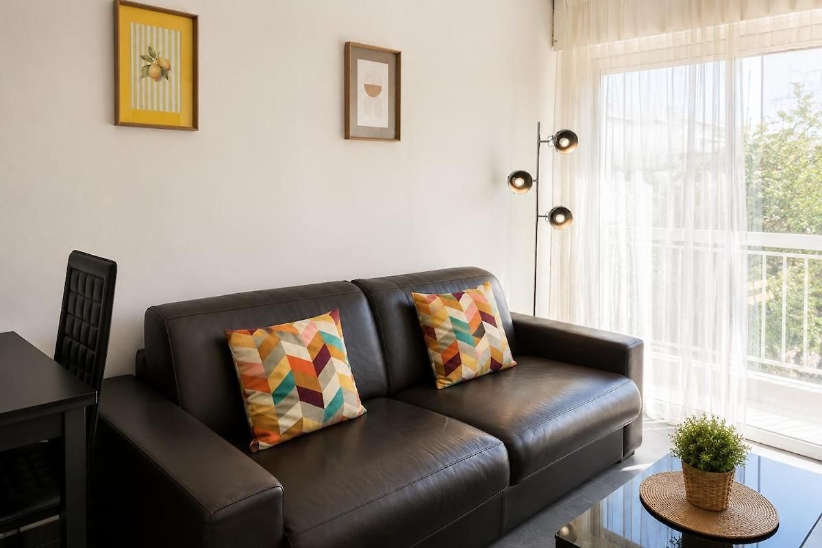 Apartment Fully Equipped With Comfortable Ac *
