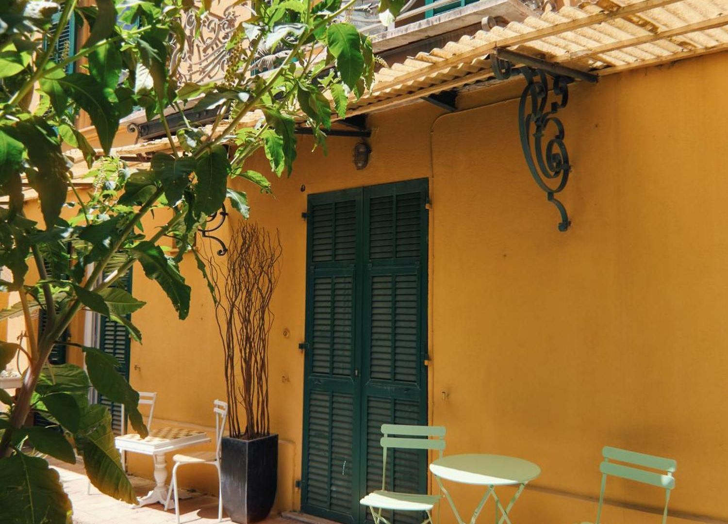 Apartment Charming Studio, Balcony With Garden View, Liberation Nice