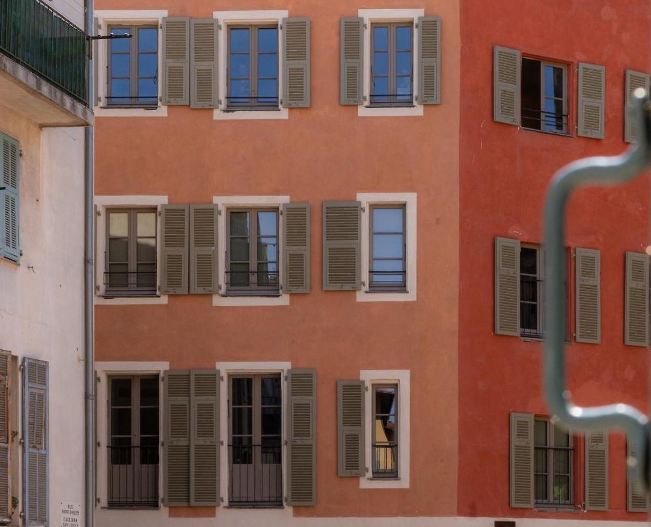 Old Town Nice, 2 Bedrooms & 2 Bathrooms,quiet, Ac For 4 People * Nice
