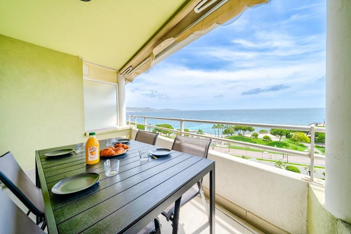 Apartment Exceptional 2 Bedroom With Ac Wifi, Sea Vies And Parking In