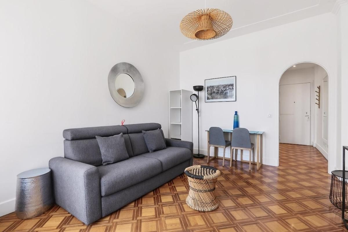 Apartment Charming With Balcony & Sea View Nice