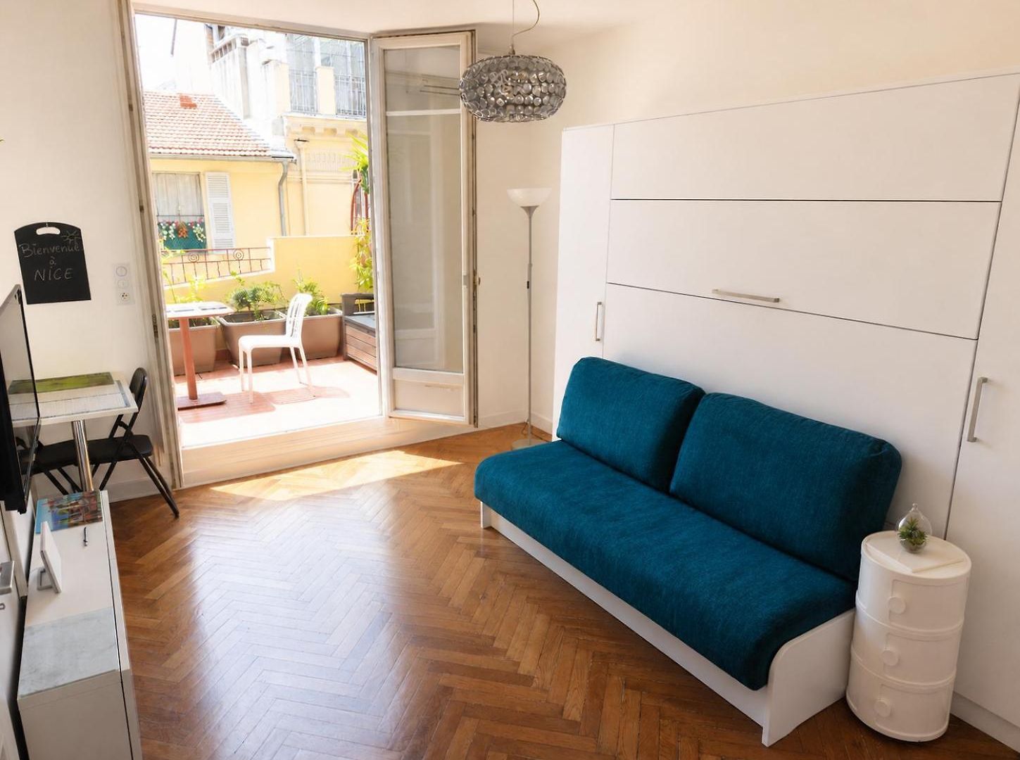 Apartment Climatise Avec Grande Terrasse Privee Au Coeur De