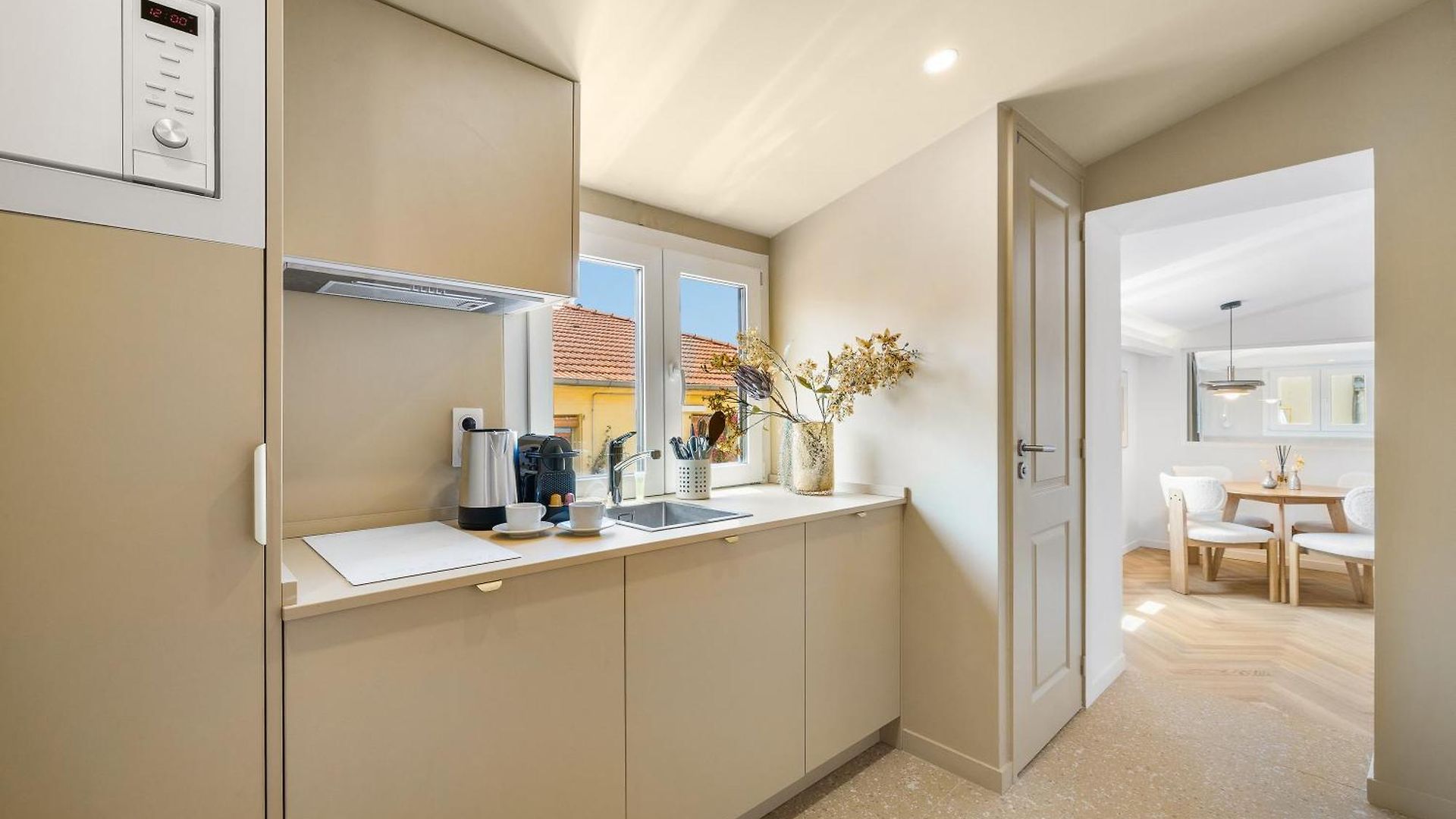 Renting - St Vincent - Floor Luxury Old Town Air-conditioned