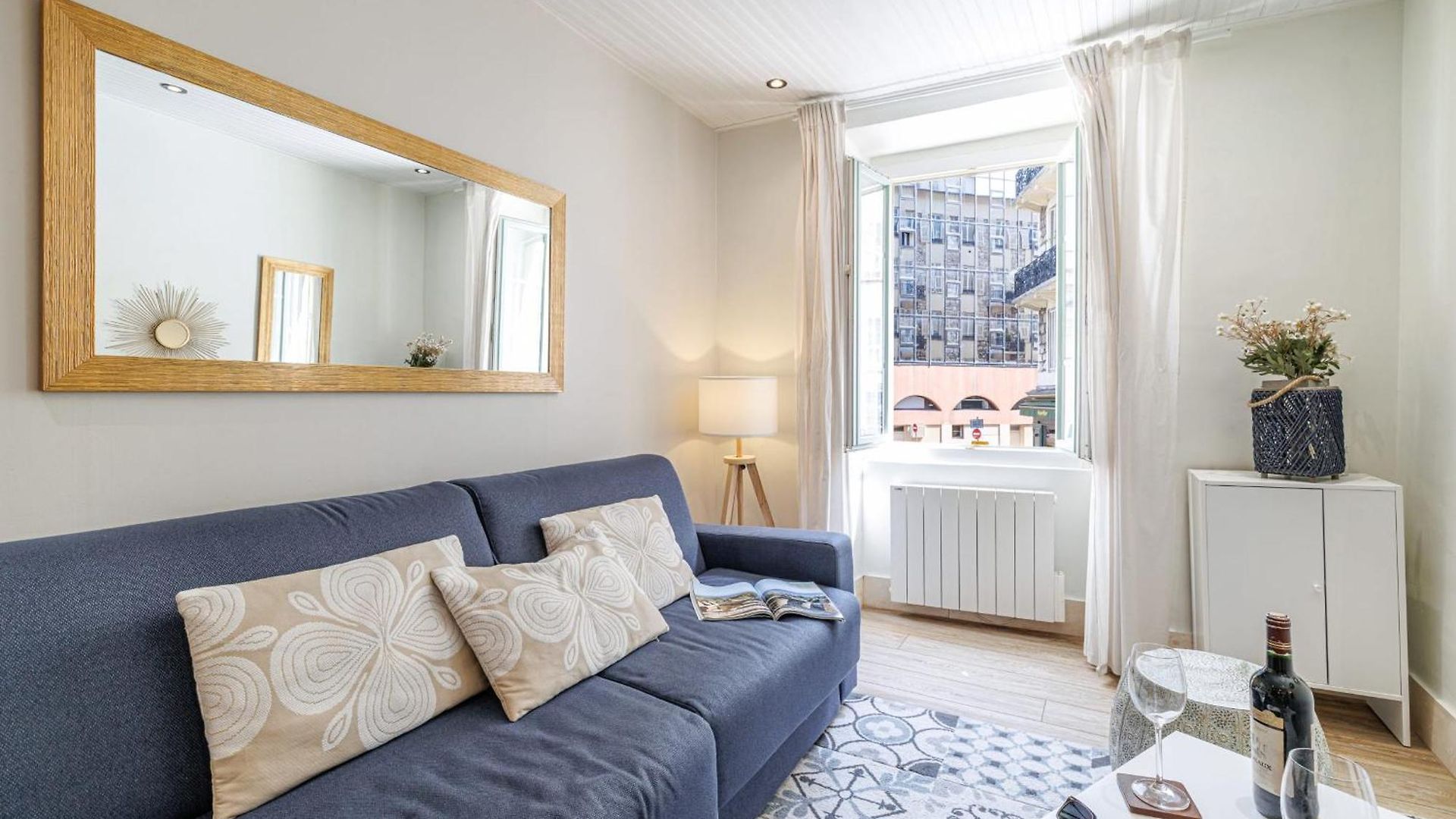 My Casa - Bonaparte 17 - Superb Old Town Apartment *