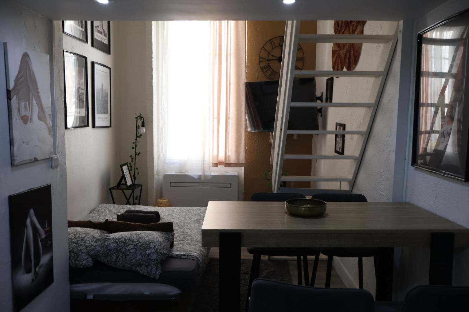 Apartment Comfy In Old Town With Mezzanine - Place Garibaldi, Nice