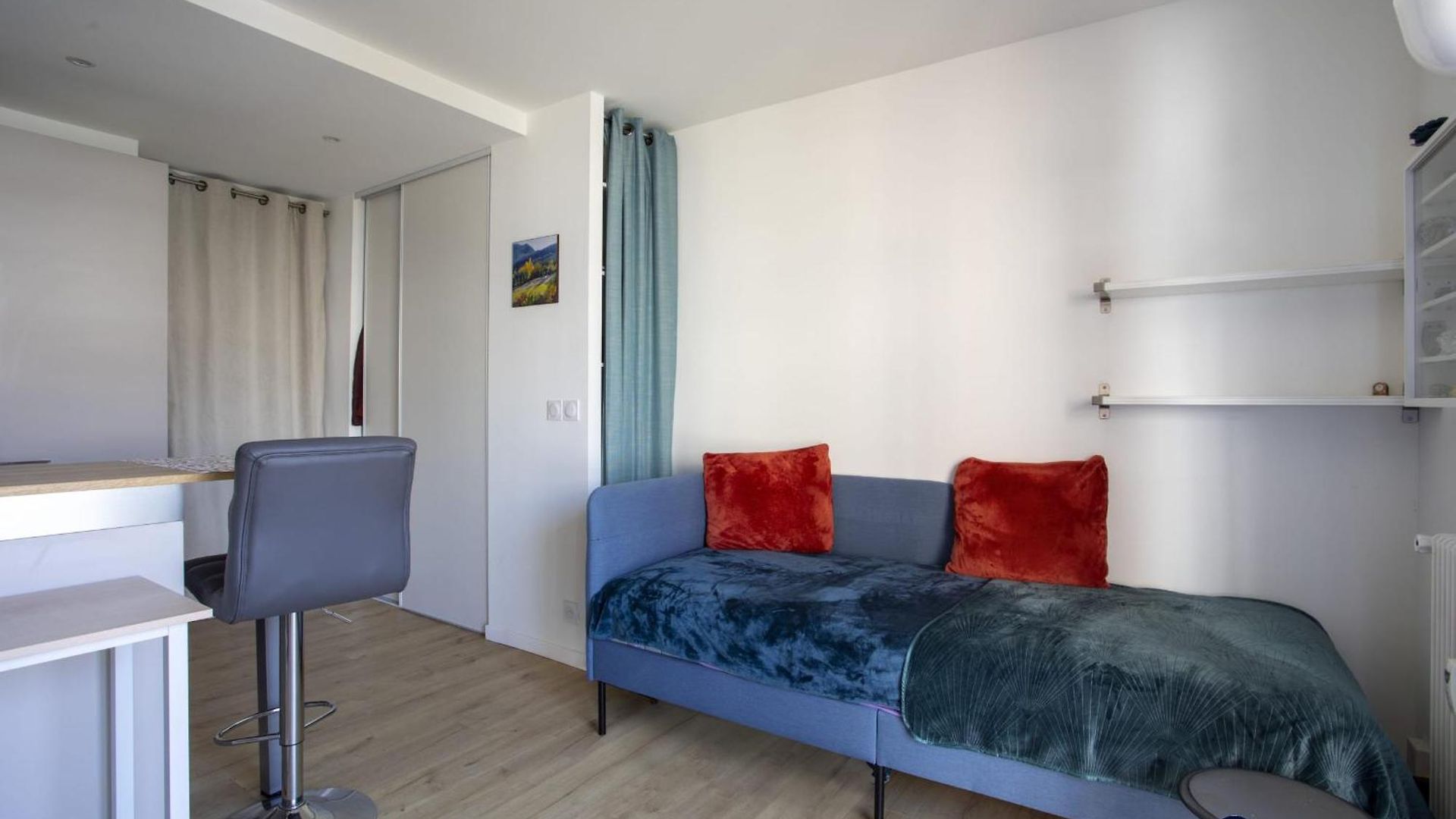 Charming With Balcony In The Heart Of The Liberation District * Nice