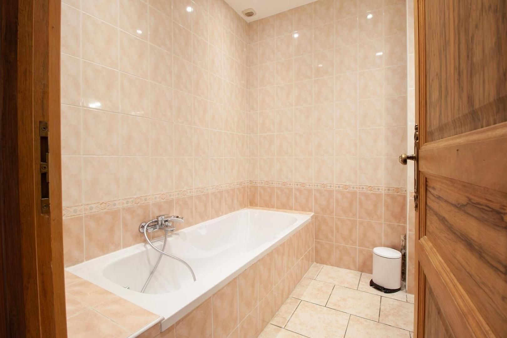 Bright 2-bedroom - La Liberation * Nice
