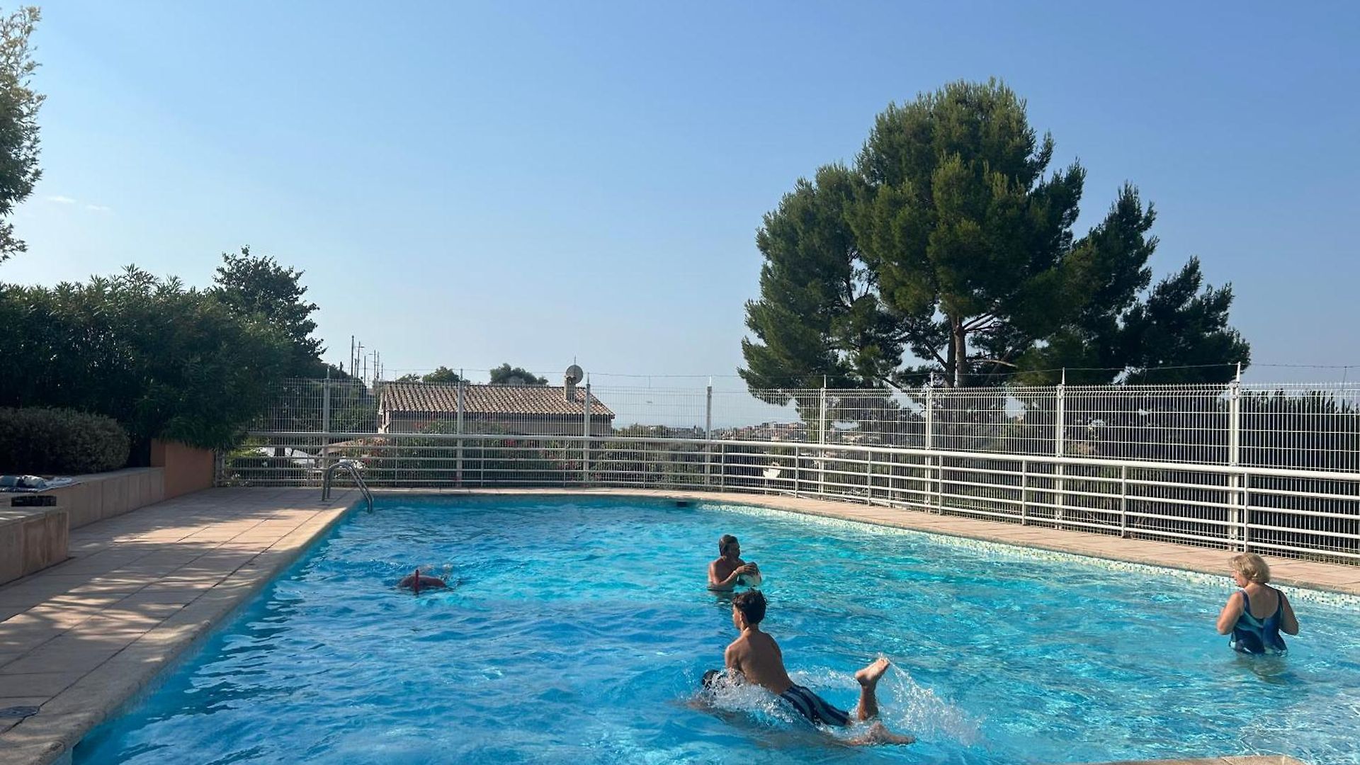 3 P Jardin, Piscine, Stationnement - Collines Nicoises Apartment Nice
