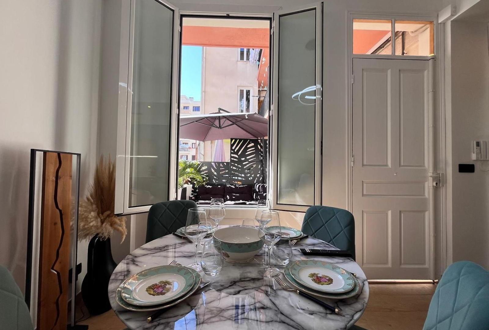 Apartment Terrasse 4 A 6 Personnes De Gamme Port, Riquier Nice